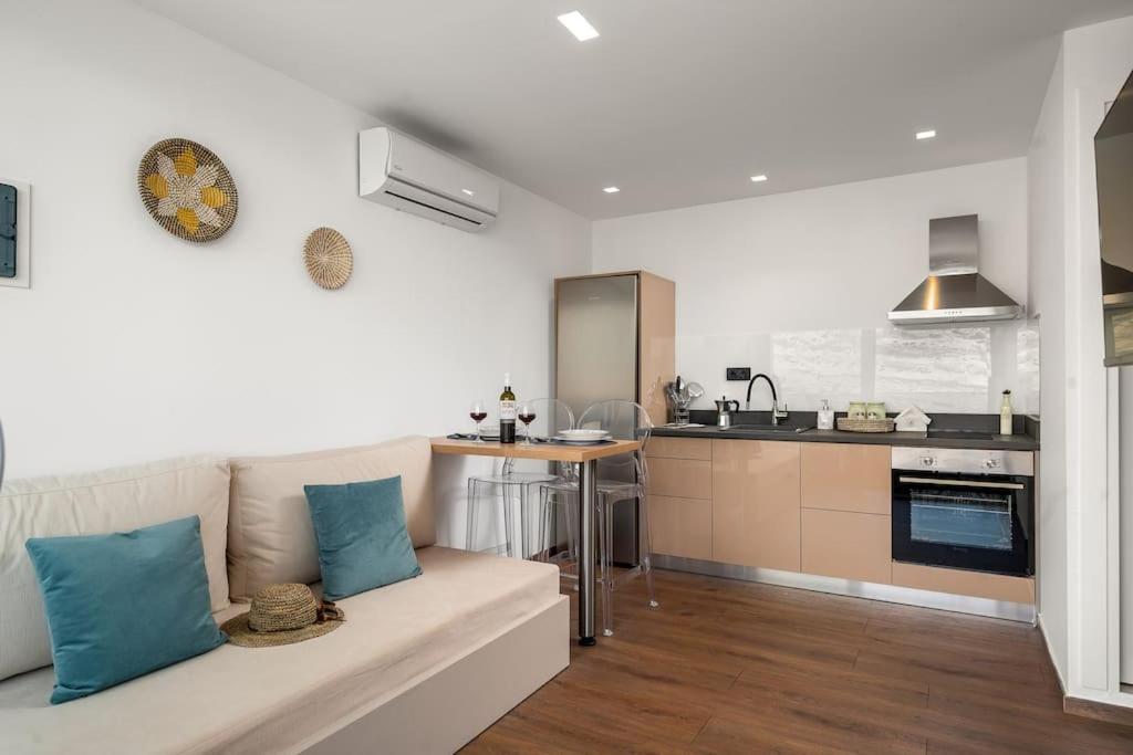 Nieva Apartment 2 Μάταλα Εξωτερικό φωτογραφία